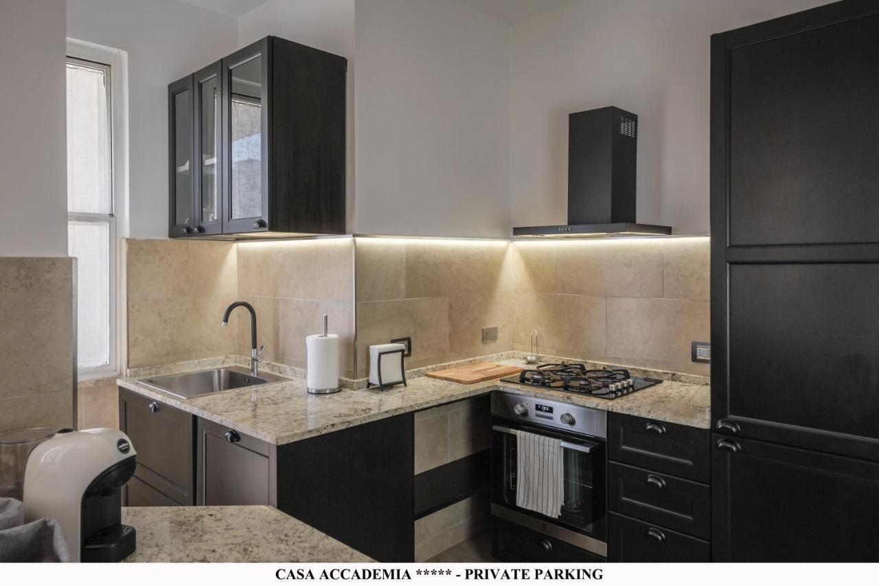 Апартаменти Elegante Casa Accademia ***** - Private Parking Ліворно Екстер'єр фото